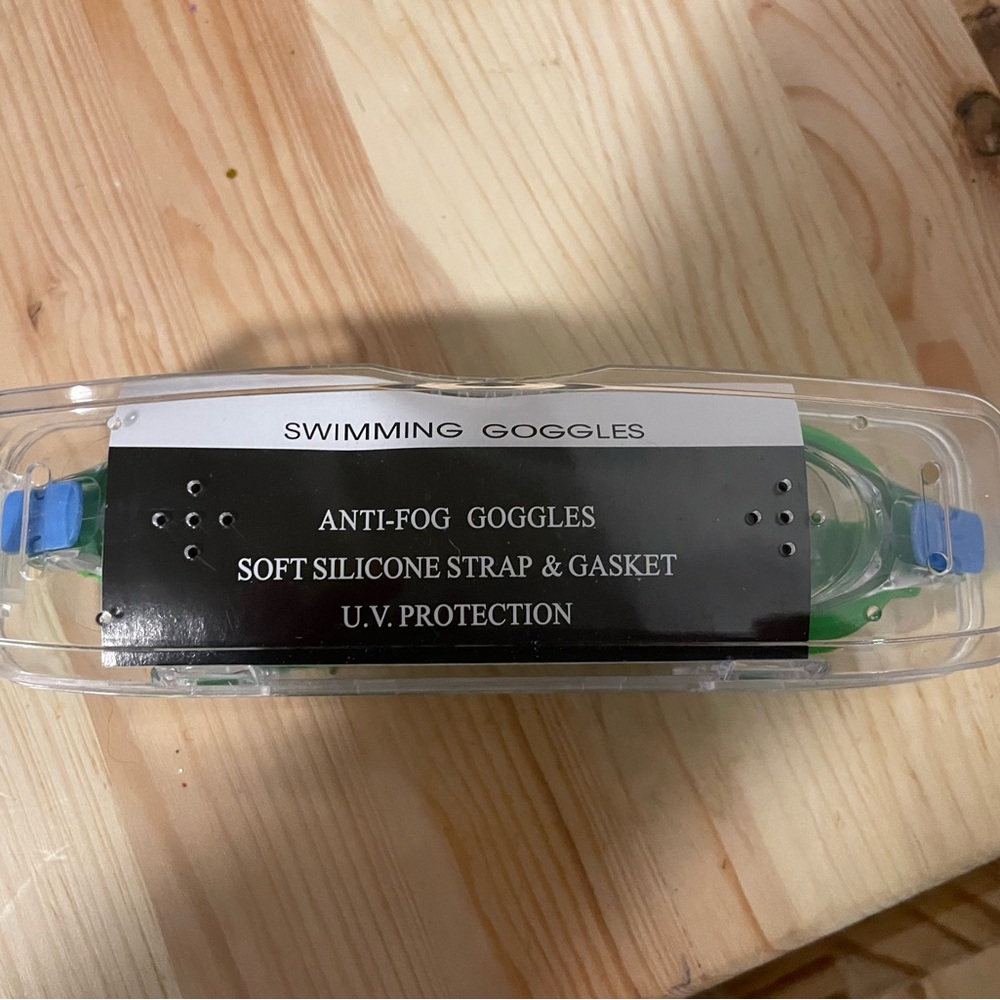 Green and blue Anti-fog goggles soft silicone strap & gasket u.v. protection.